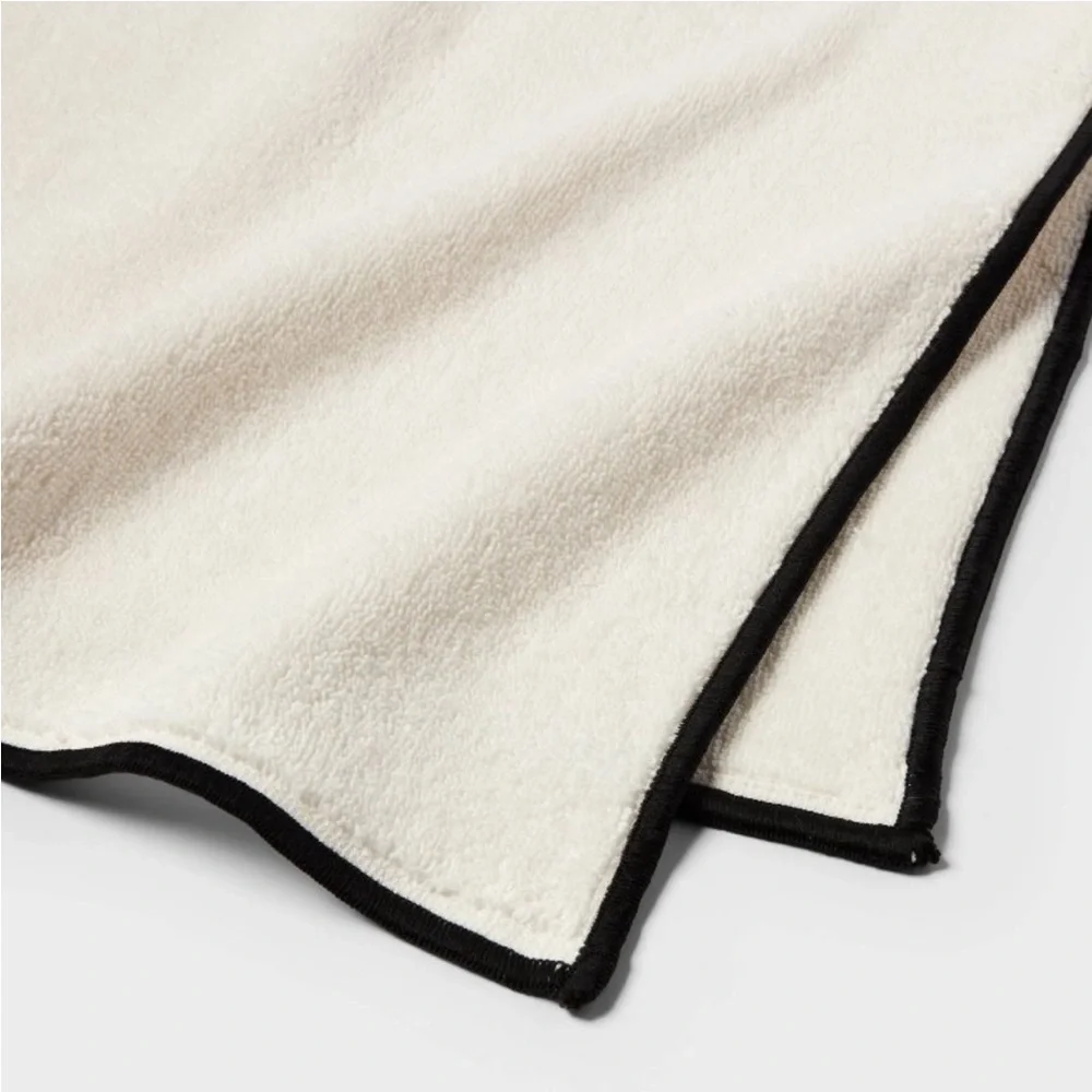 THRESHOLD NWT luxe border stitch hand towel -black/white